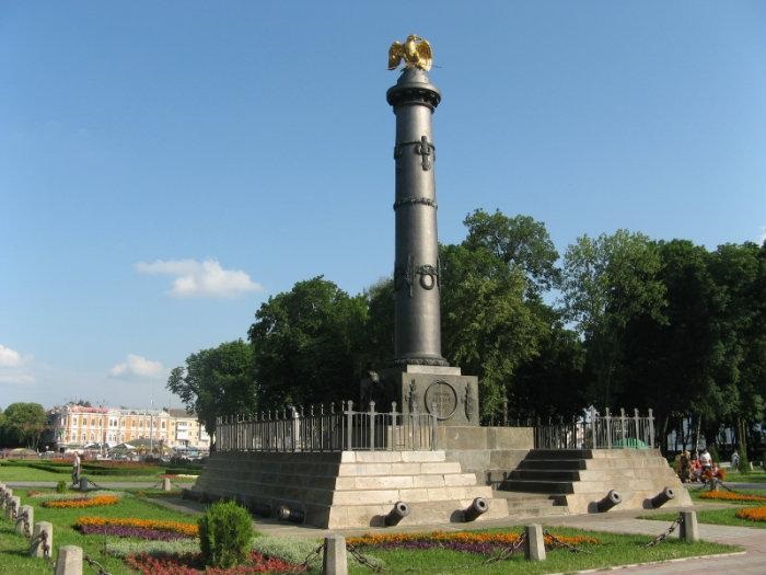 Monument Slava Poltava.jpg