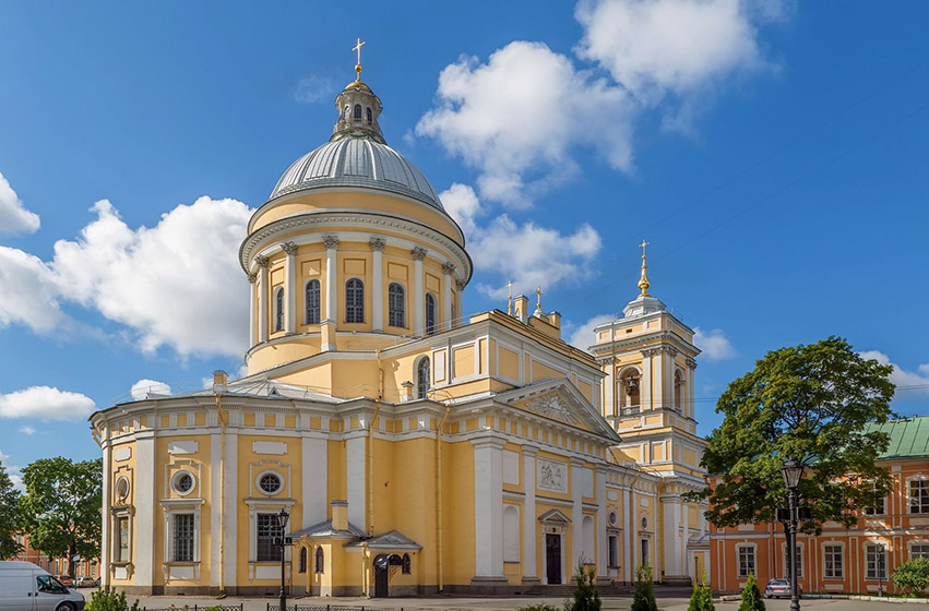 7 Aleksandro-Nevskaja Lavra 1.jpg