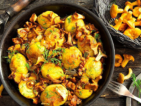 2 molodoi-kartofel-s-lisichkami 1.jpg